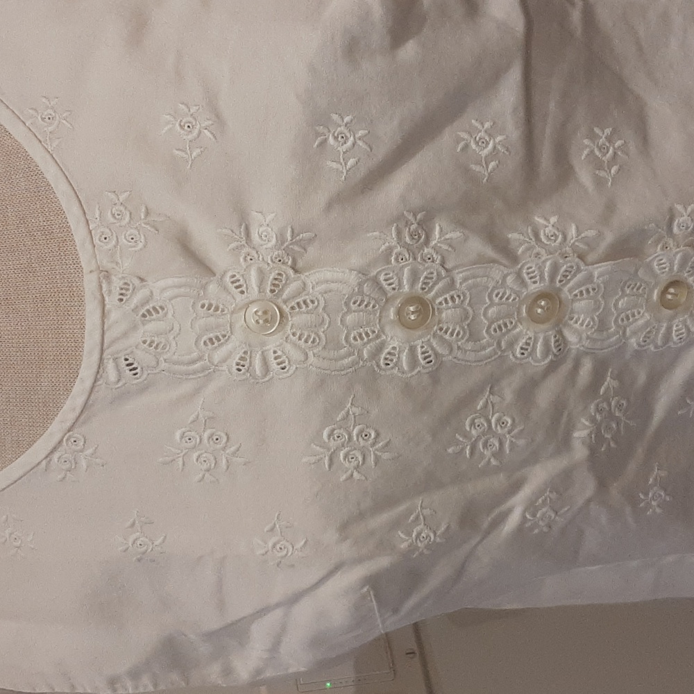 Vintage 60s Sleeveless White Cotton Eyelet Embroidered Blouse Top M 42" Bust - Picture 2 of 7